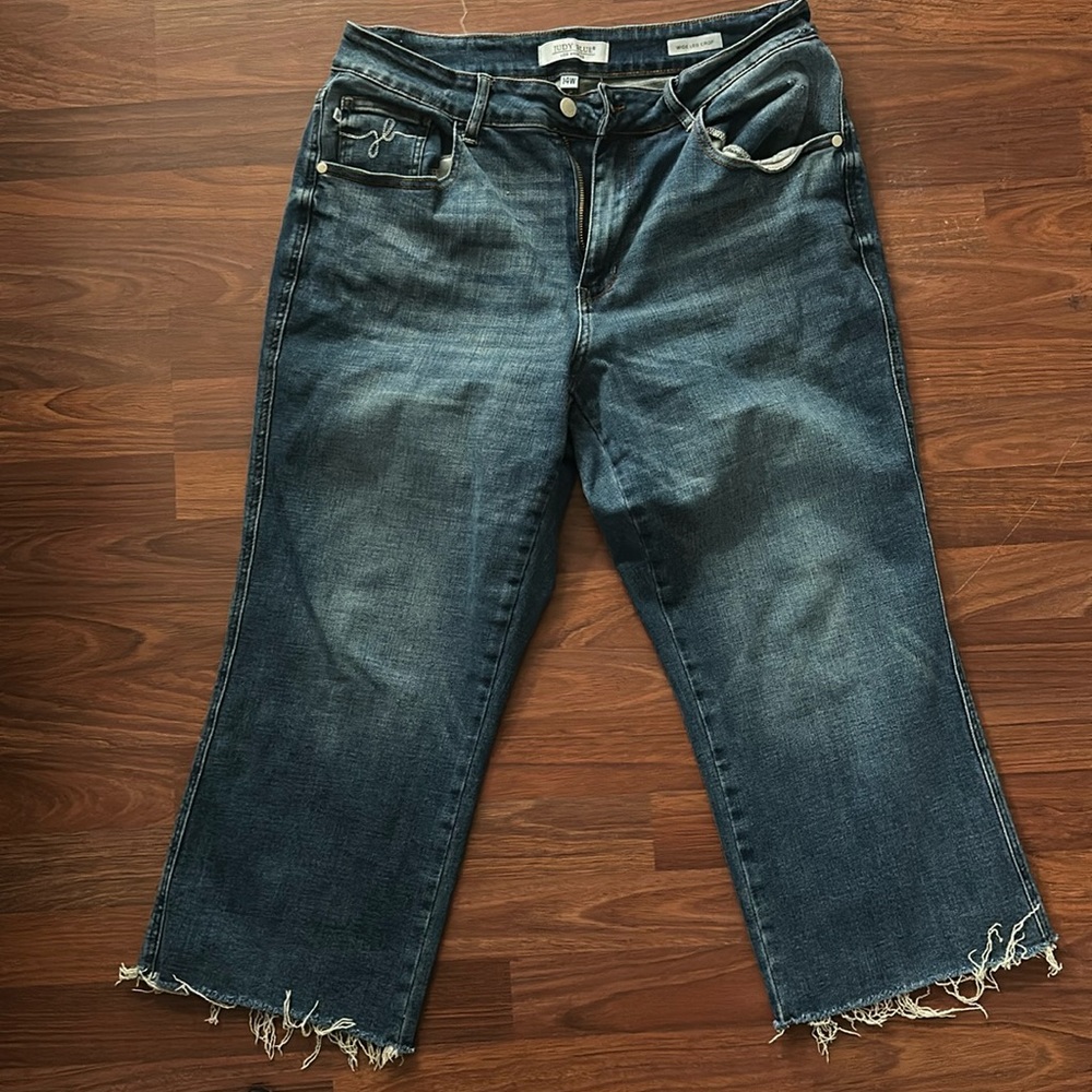 Judy Blue 14W Wide Leg Crop Never Worn
